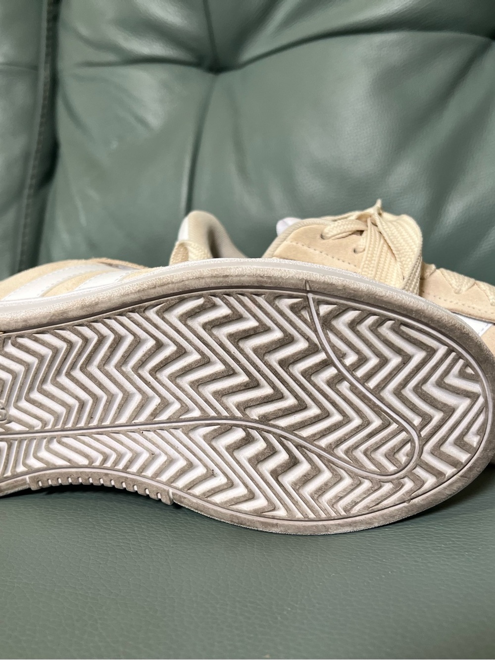 Adidas Women’s Sneaker in Beige and White - Picture 7 of 8